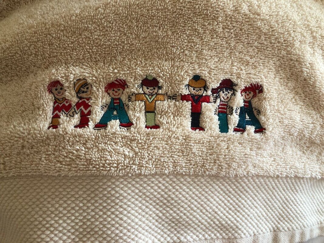 Serviette de toilette brodée