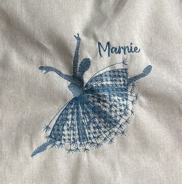 Danseuse brodée sur un tote bag